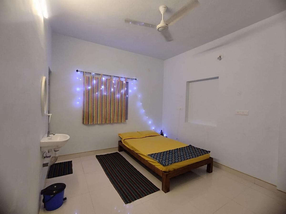 Funk Monk Hostel Ауровиль Экстерьер фото